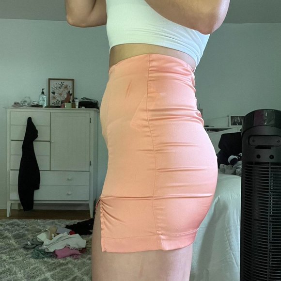 Peach Satin Bodycon Slit Skirt - Picture 3 of 6